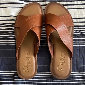 Skechers tan Criss crossover sandals